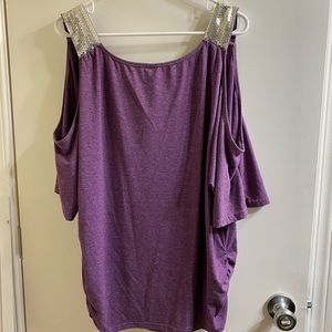 Shirt, cold shoulder.